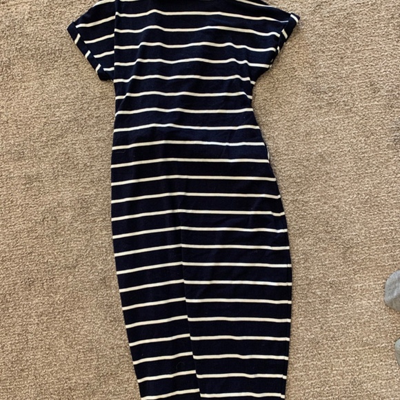 Dress - Picture 2 of 4